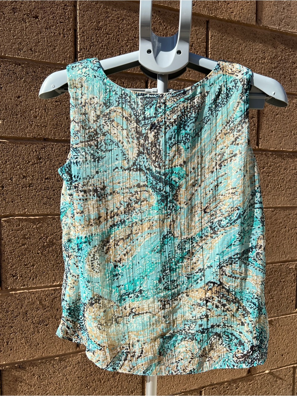 Dana Kay Abstract Print Sleeveless Top - Picture 3 of 6